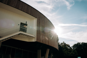 Buitenkant gebouw focused clinic campus Antwerpen AZ Monica